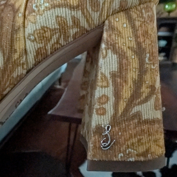 Sam Edelman Gold Paisley Ankle Boots - Picture 2 of 4